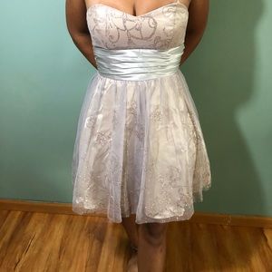 Cute Silver/ white dress with glitter Sz 3/4